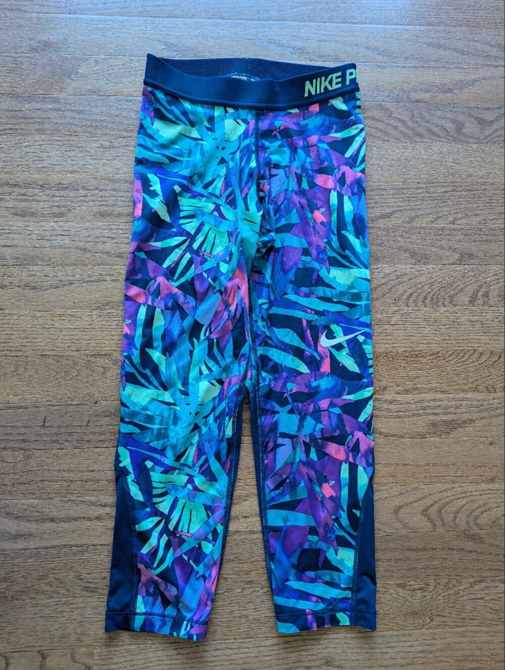 Nike Pro Multicolor Tropical Print Leggings